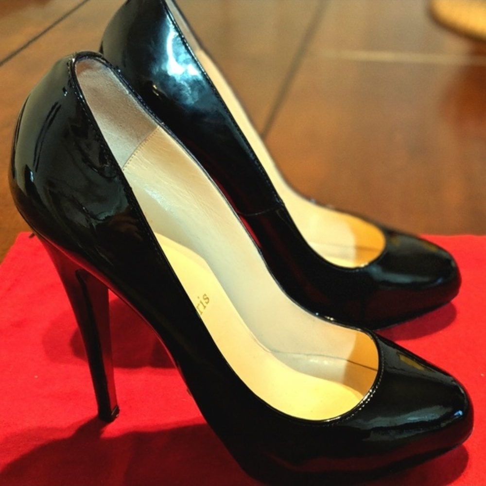 🔴Christian Louboutin Classic Black Pumps 🔴